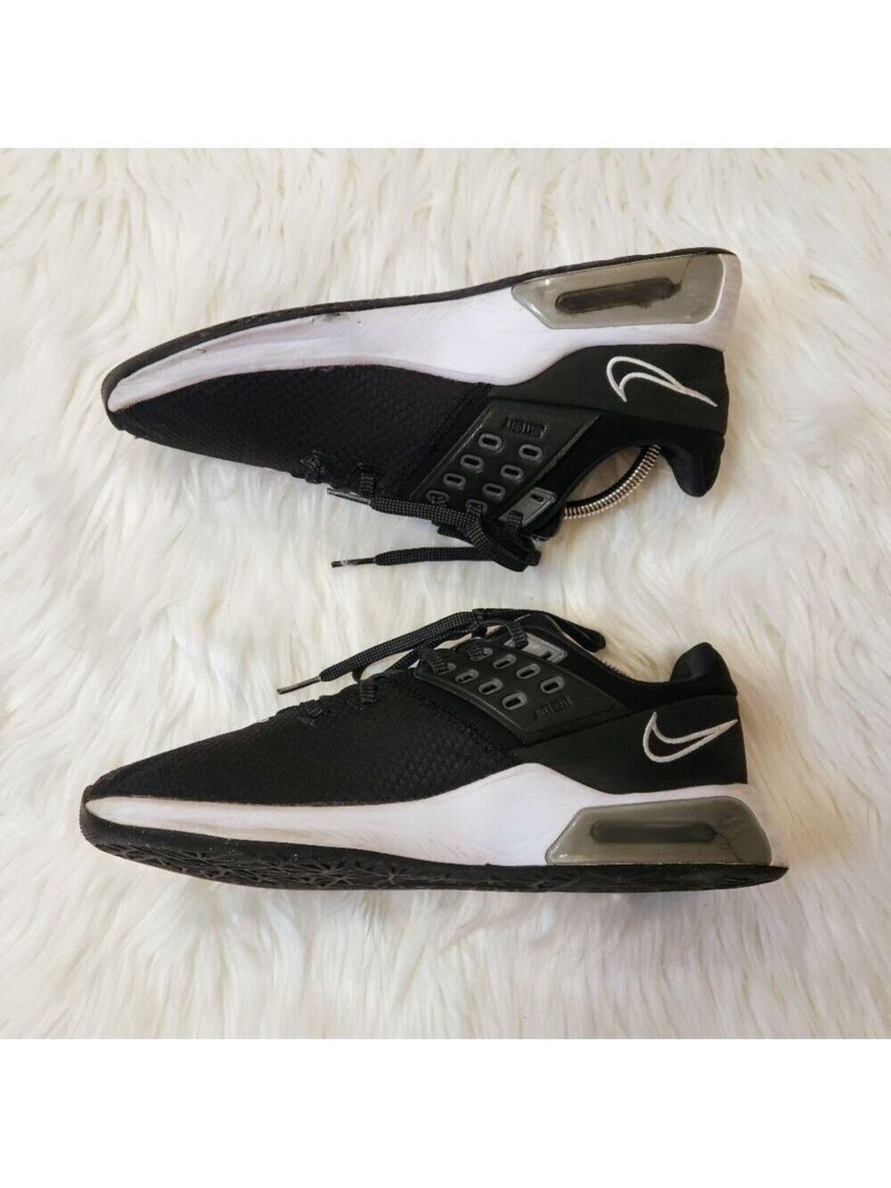 Nike Air Max Bella Black Fabric Training Sneakers Size 8 - Picture 3 of 10